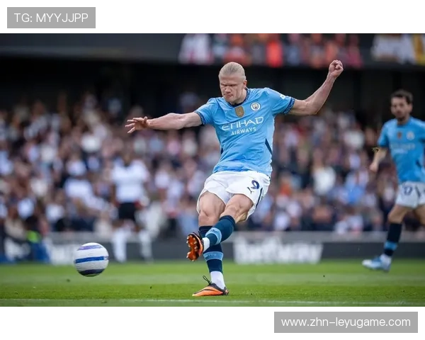 哈兰德门前补射完成赛季经典进球