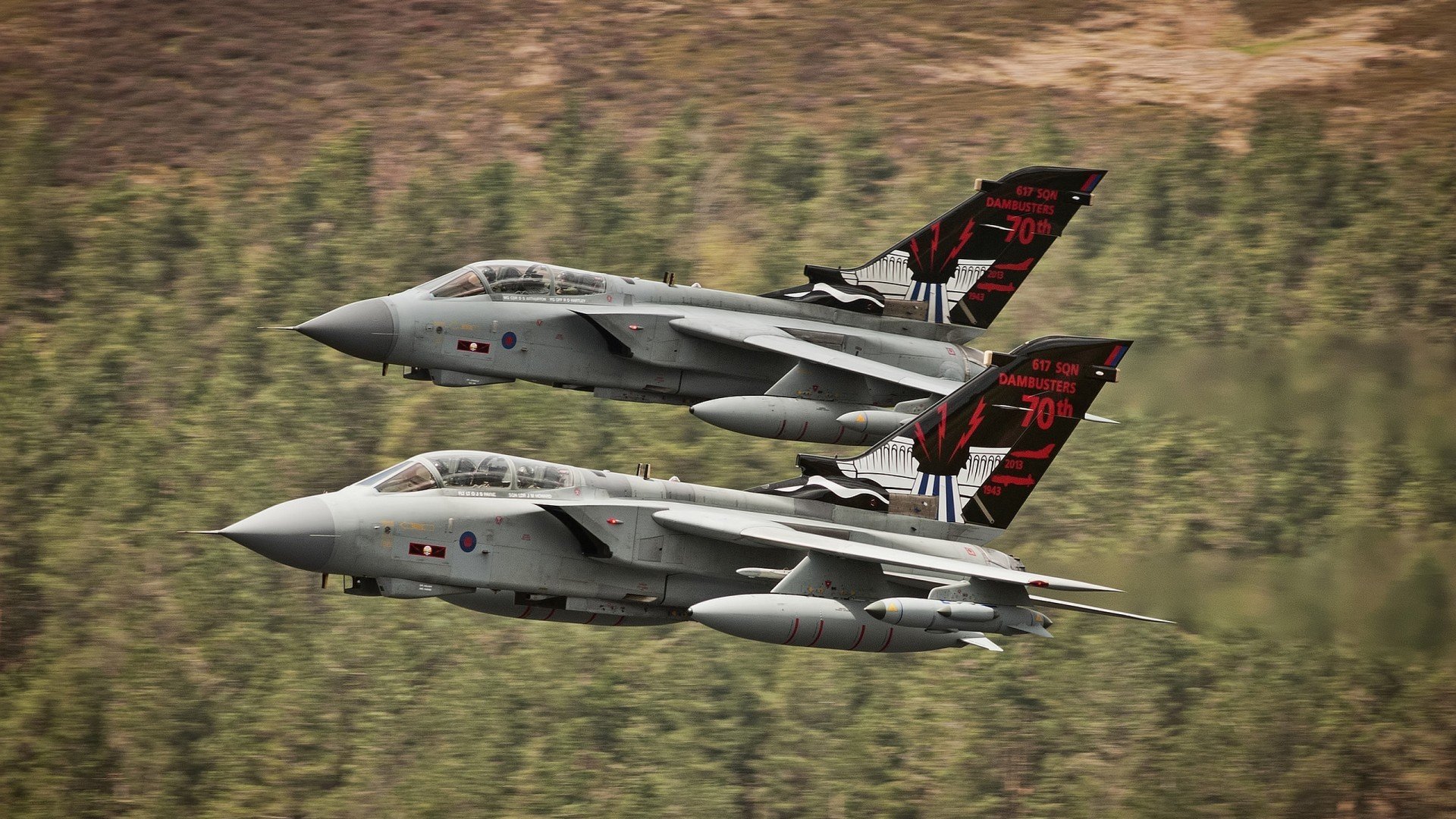 海湾者后防表现坚韧，拼抢积极，海湾旅行者